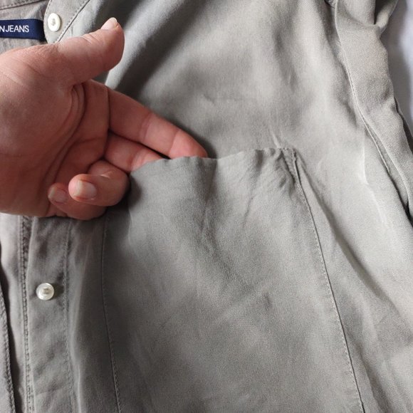 Calvin Klein Jeans Dusty Olive Cap Sleeve Button Down -Size Small - Picture 4 of 4